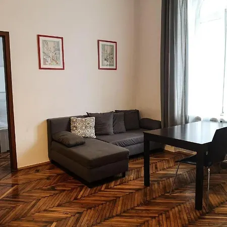 Next To The Main Square Apartment *